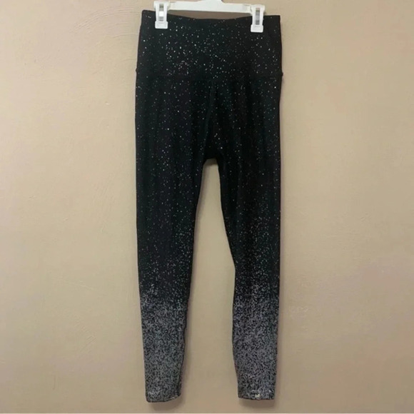 Beyond Yoga High Waisted Alloy Ombre Midi Legging Black Iridescent Speckle Large - Picture 2 of 15